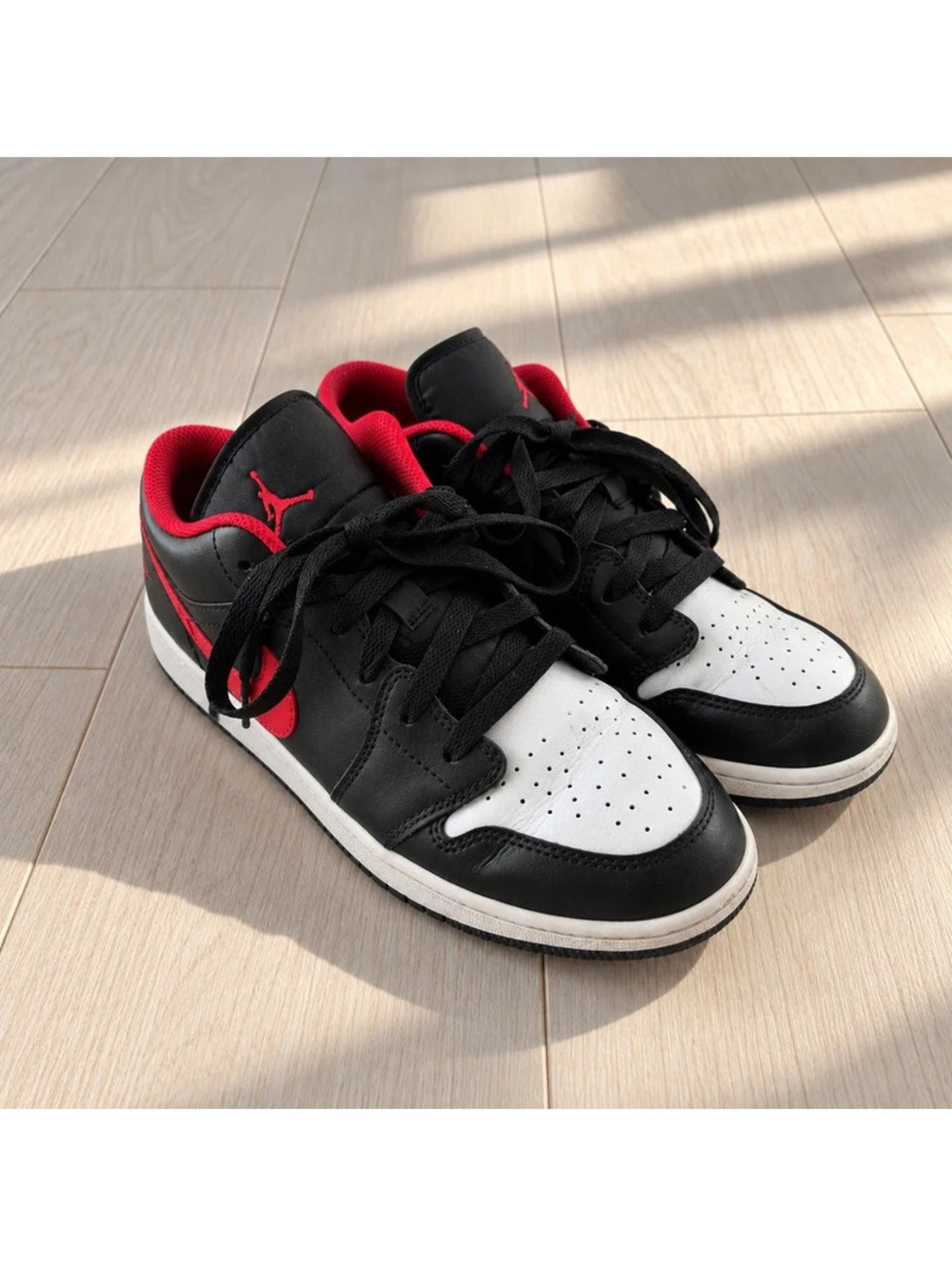 Air Jordan 1 Low Black Red White Sneakers Youth 6Y Women’s 7.5
